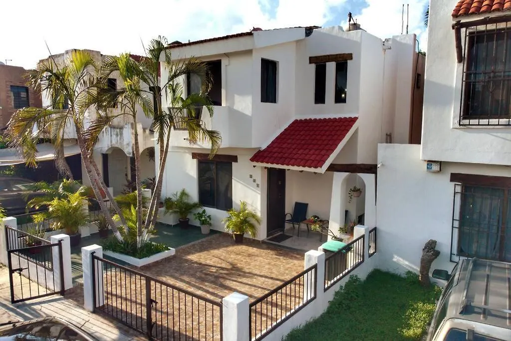 Comoda Casa Centrica Con Alberca Privada En Cancun Villa México